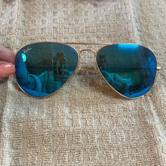 Lot of Ray-Ban Sunnies; All Have Light Scratching - Picture 2 of 7